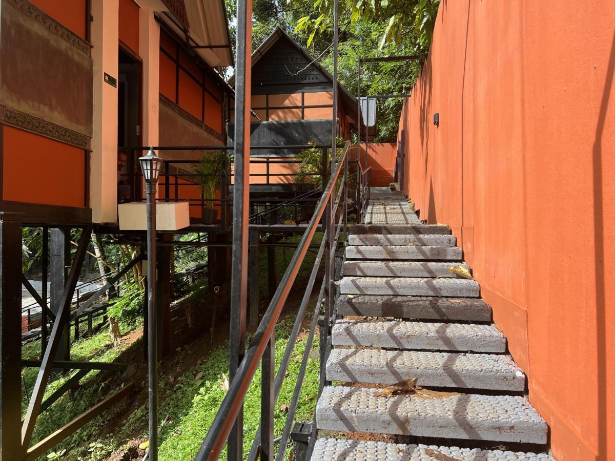 Santhi Hill View Resort Munnar Extérieur photo