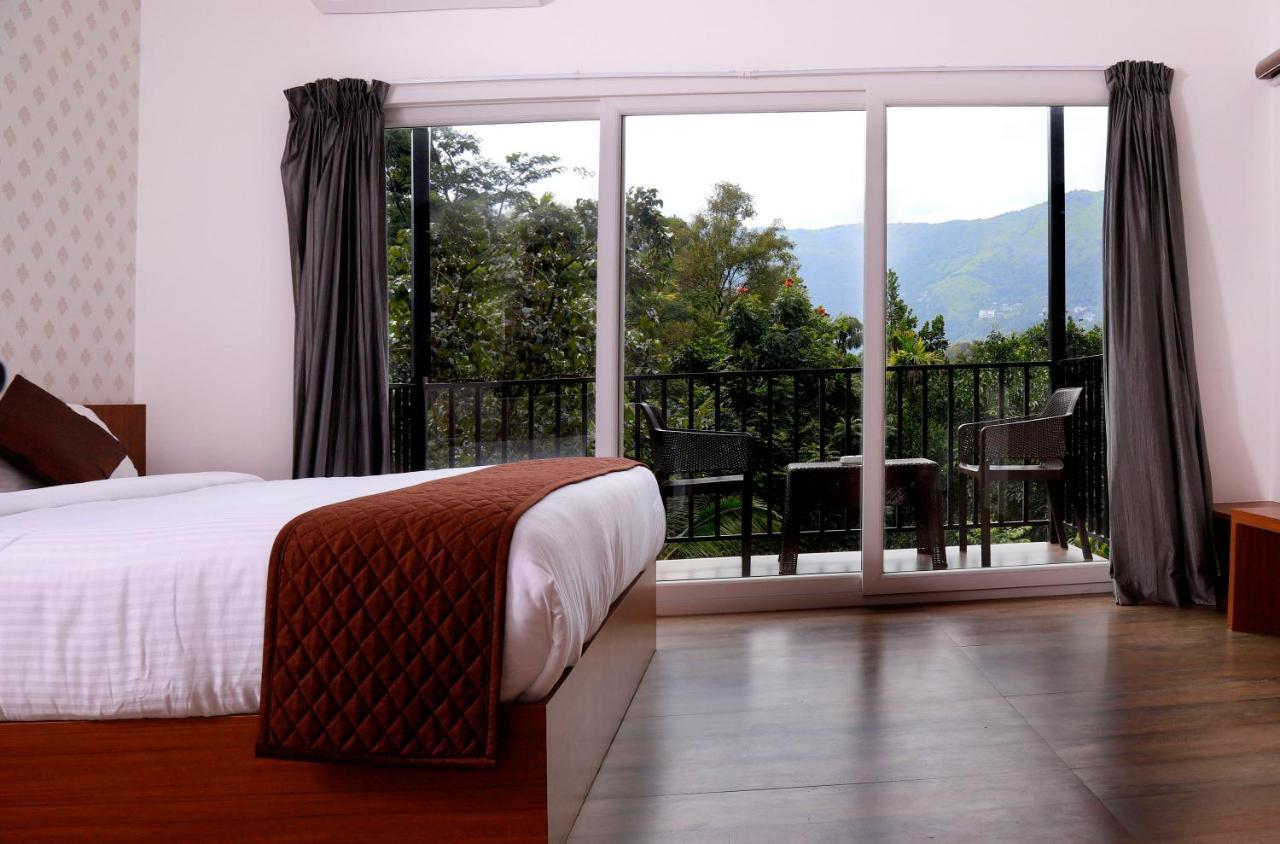 Santhi Hill View Resort Munnar Extérieur photo